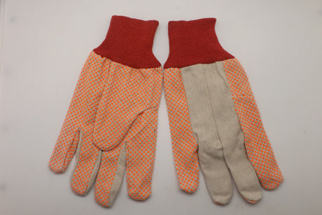 Dotted gloves