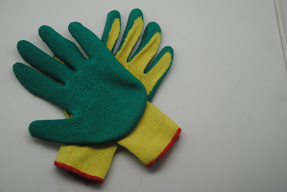 Glue glove